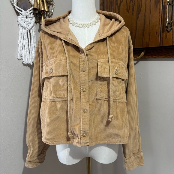 American Eagle Outfitters Jackets & Blazers - American Eagle Cropped Corduroy Button-Up Hooded Shirt Jacket Size Medium